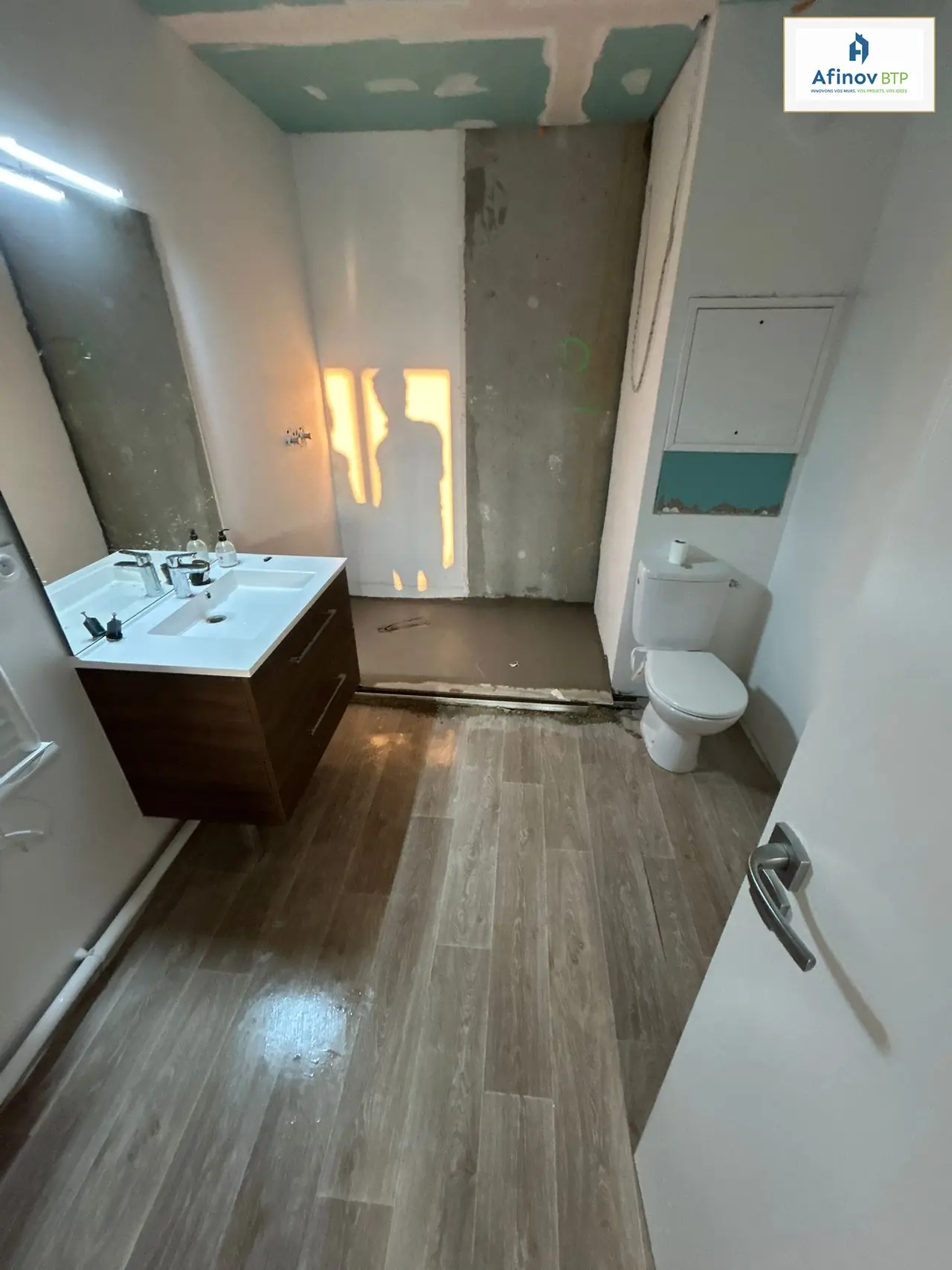 Salle de bain, Bagneux, avant les travaux