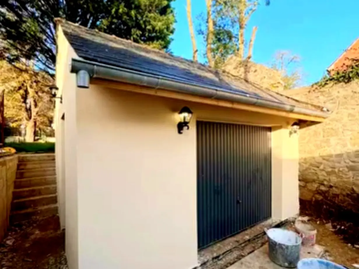 Construction d’un garage avec toiture : résultat final